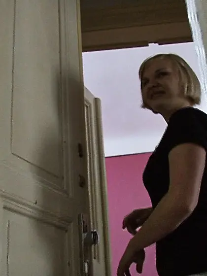 Slightly relaxed short-haired brunette