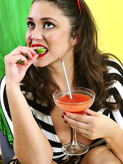 Attractive brunette Miriam Gonzalez with big jugs posing in hot