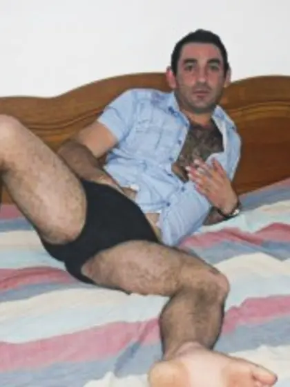 Brunette hornydanny66 perform anal