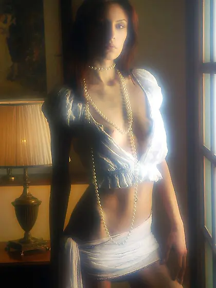 Dreamy babe with a tight body showing everything there's to