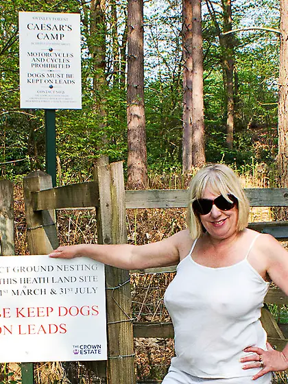 Curvy Exhibitionist Speedy Bee from United...