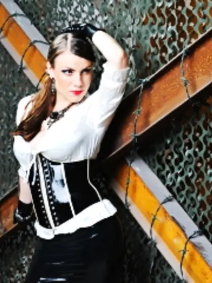 Brunette andreea perform anal