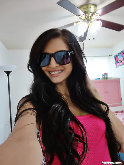 Adorable blue eyed honey with a skinny body blows a thick schlon