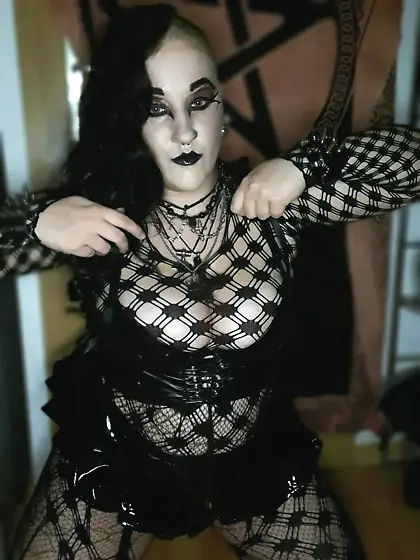 sexy Gothic Queen