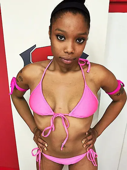 Ebony sweet fights nerdy