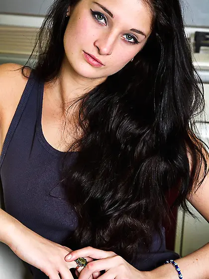 There is no need for brunette sex bomb Katya AC to get naked sin