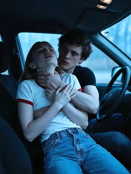 Sadie Sink strangled