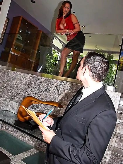 Milf brunette black skirt