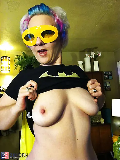 SizzleKITTY Gallery #0006 superWOMAN