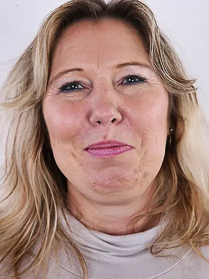 Horny slutty blonde mama