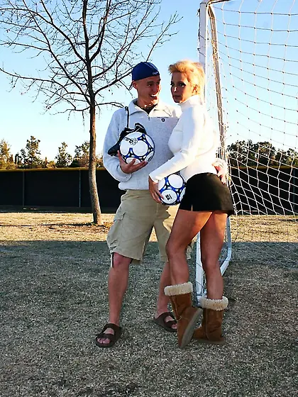 Good looking blue-eyed blonde mom TJ Hart gets her tanlined puss