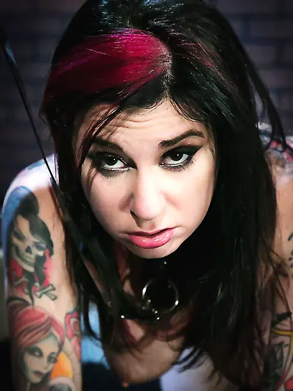 Amateur hardcore threesome