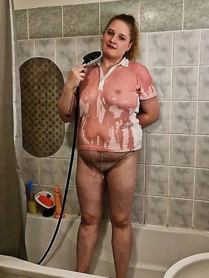 Shower time,  pig