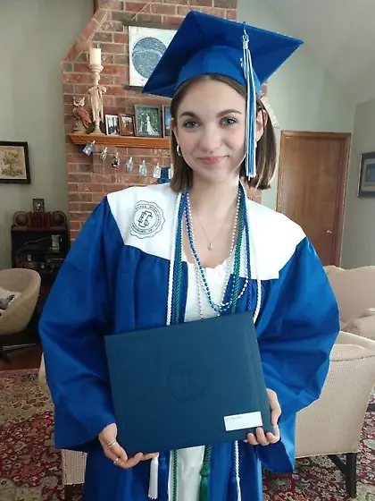 19yo Kayla Bares All