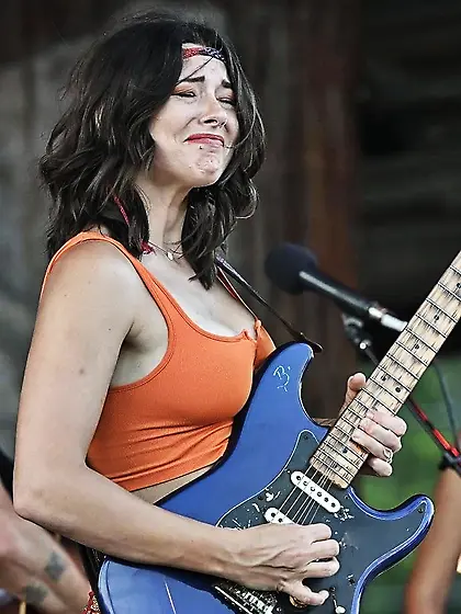 pics and gifs 11-18-25