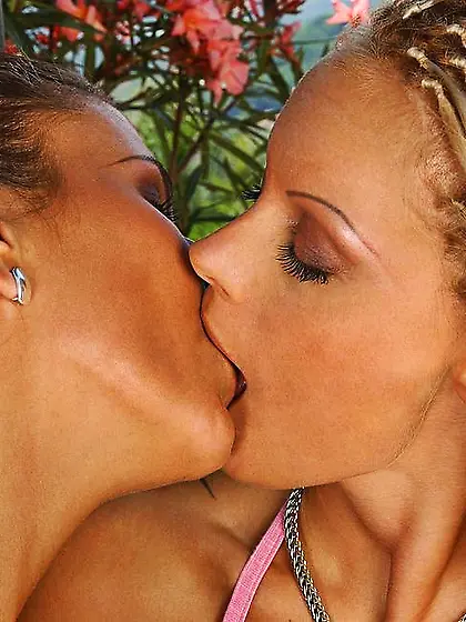 Sheila Grant takes her sexy bikini off in front of the camera an