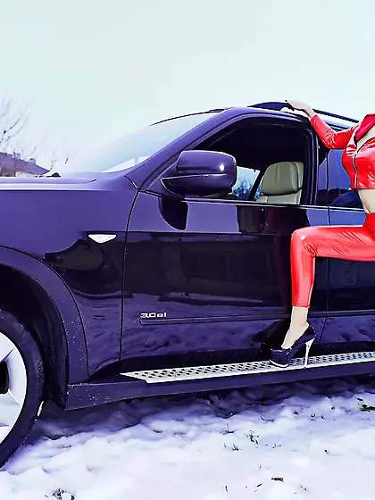 Mature fingering squirt