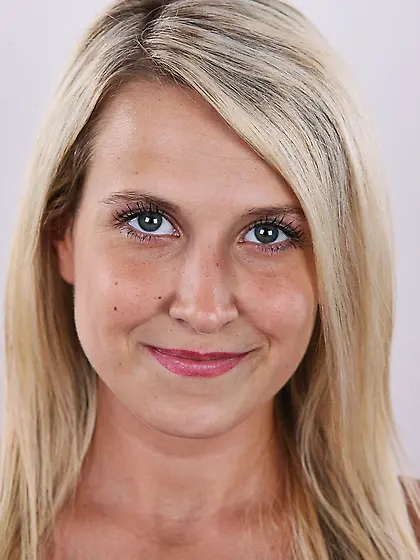 Model always withholds pussy but today she is going to demonstra