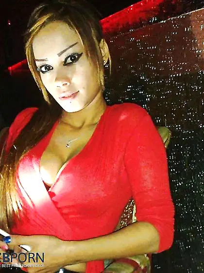 Marwa.. a tunisian mega-bitch.. she need a prick