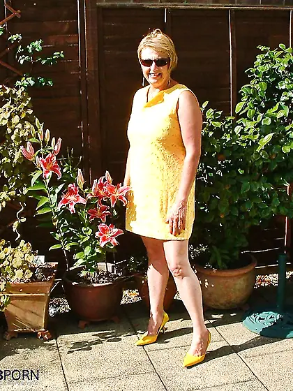 Hotlegs-chubby mature