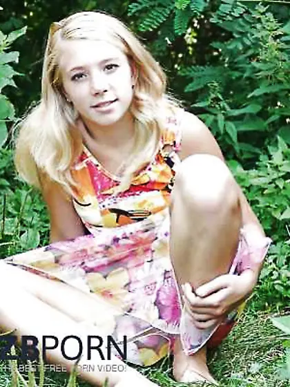 Another outdoor blondie