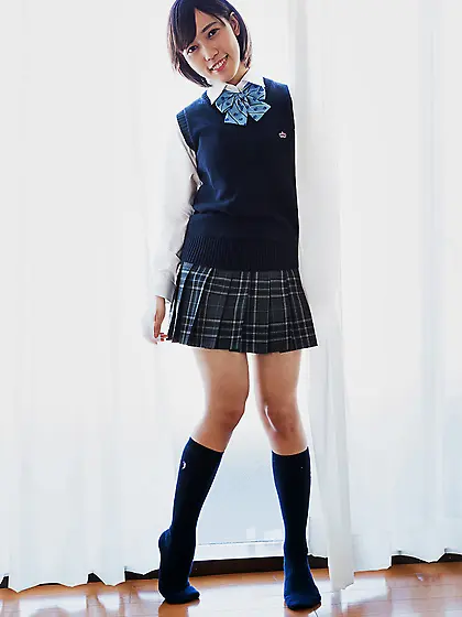 Massive natural boobies of a Japanese brunette