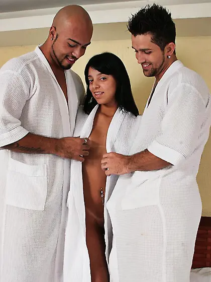 Latina patricia enjoys pussy