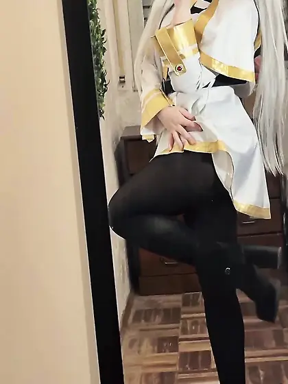 Blacked Frieren cosplay