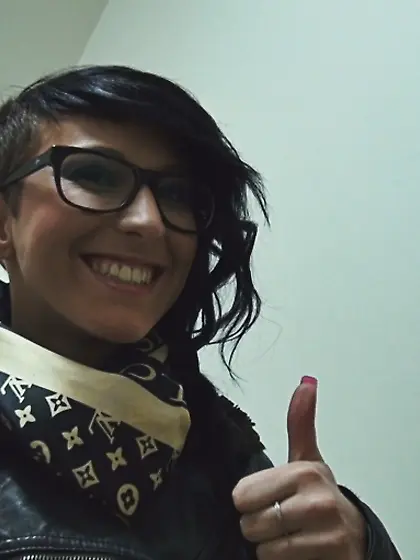 Blonde fucks shaved cunt