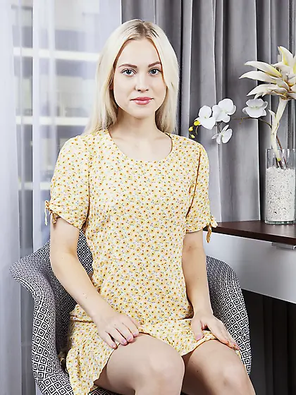 Petite blonde Nikki Hill satisfies her twat with a glass toy