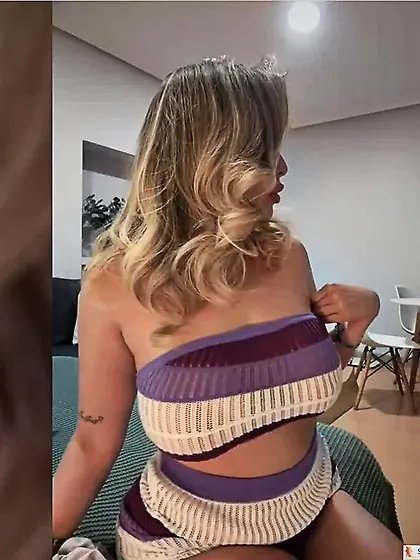 StripTango Girls Foot Fetish – Bare Soles, Toes