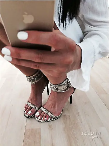 Petite straight milf