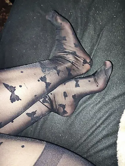 Black nylons pantyhose, feet footfetish, red nails and tits