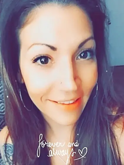 Kristen gave her pussy a workout on the GGW bus