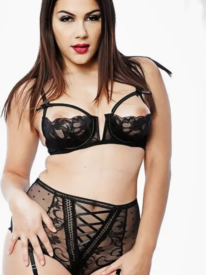 Big ass and breasts of the amazing pornstar is what makes all me