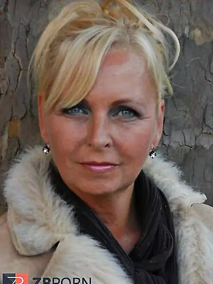 Als fotos from fuckfest mature Monique.  Smash her!!!