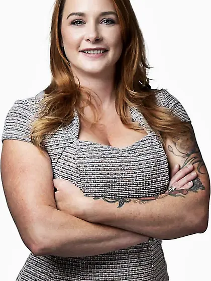 Realtor Erin shows off porn star body for GGW