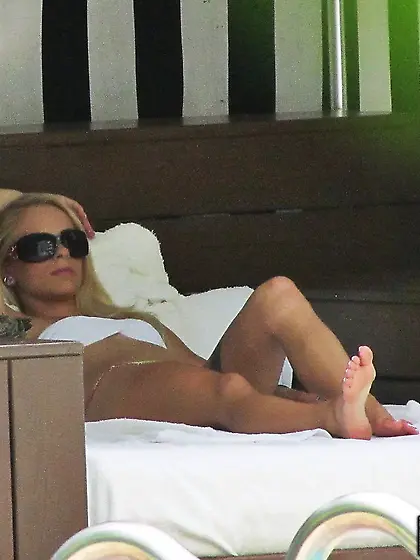 The sweet babe Cameron Canada goes out of control getting the ha