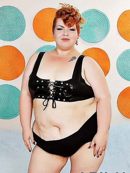 Chubby girl Velma Voodoo gets naked and shows it all