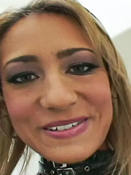 Chick kinky outfit floor