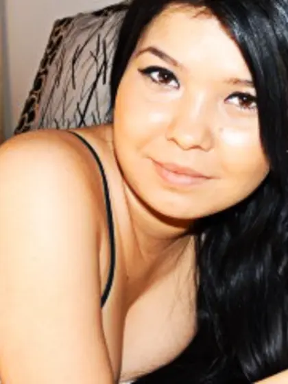 Brunette ranya perform anal