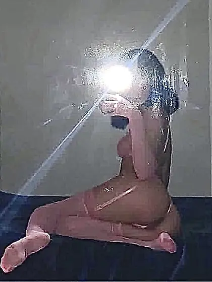 Somebody fix this picture to see the lips