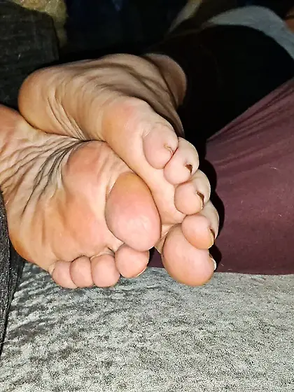 Girlfriend teases me with her cute soles