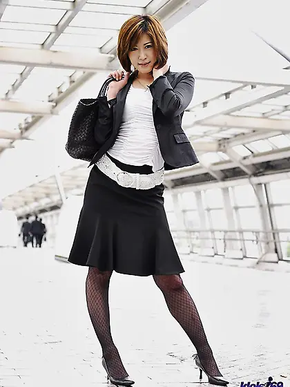 Asian darlign Kaori Idols teases in black pantyhose and white pa