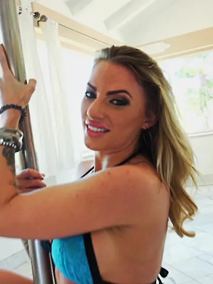 Blonde teases pole double