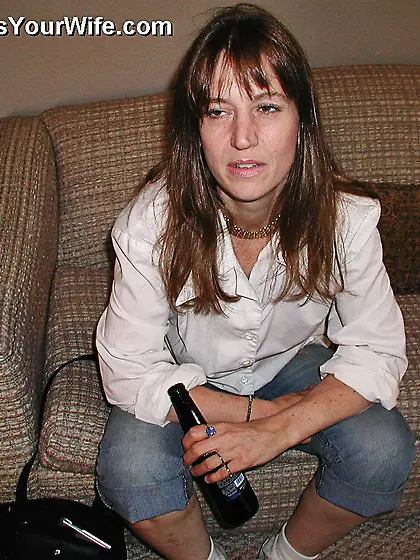 Brunette nasty milf flashing