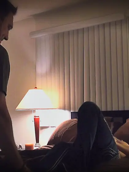 Gorgeous amateur babe gets nasty between the sheets with her han