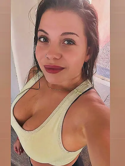 Que alternes su vagina con mi bocaQuiero lamer su