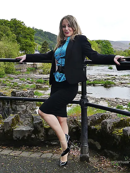 Blonde sexy legs high heels