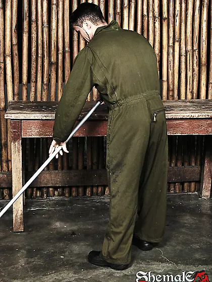 Meelynah Weelyans fucks a workman